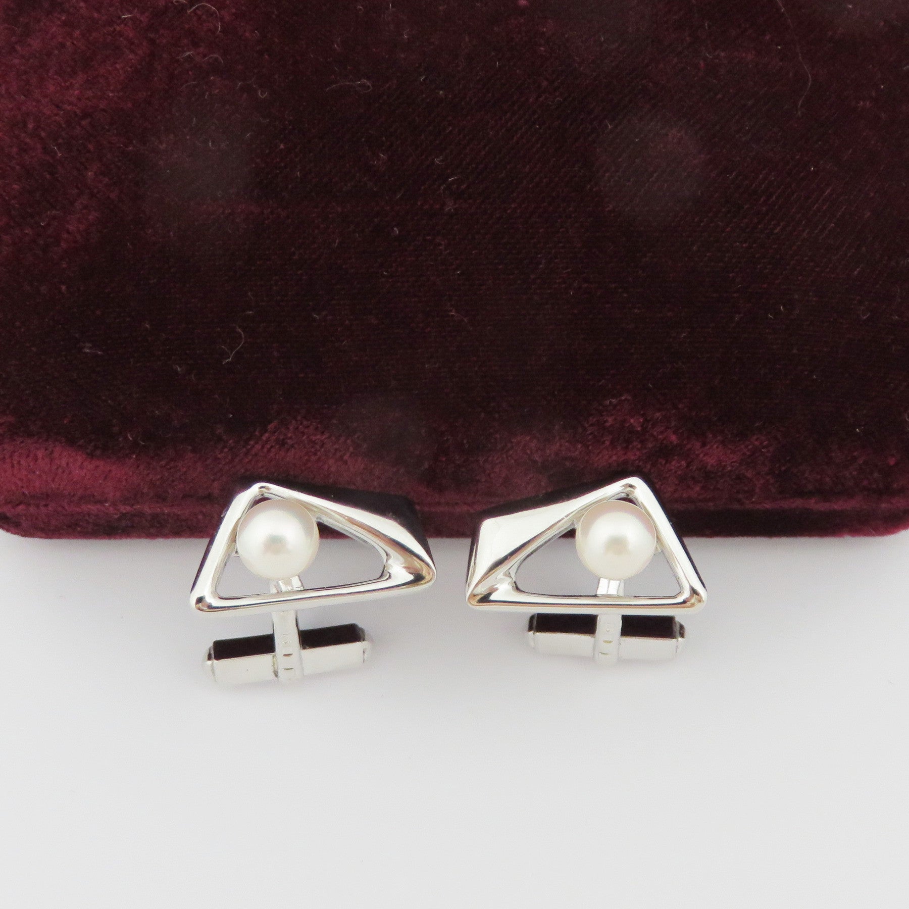 MIKIMOTO 925 Sterling Silver Akoya Pearl 8mm Triangle Geometric Cufflinks w/ Box