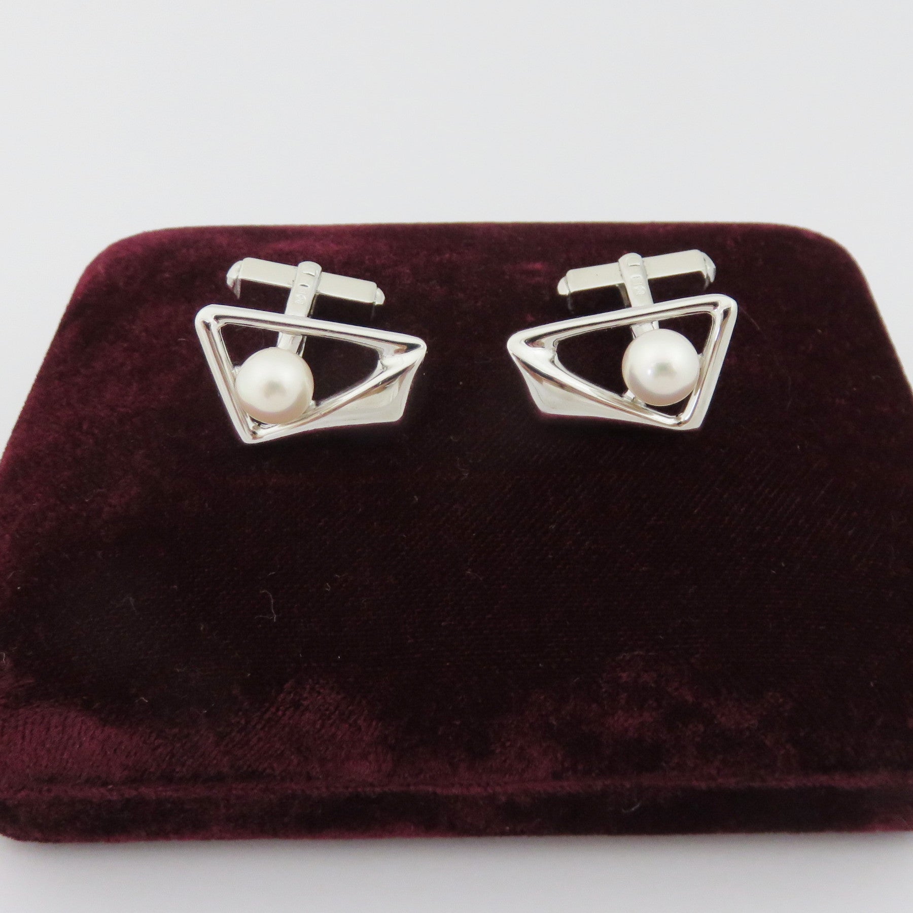 MIKIMOTO 925 Sterling Silver Akoya Pearl 8mm Triangle Geometric Cufflinks w/ Box