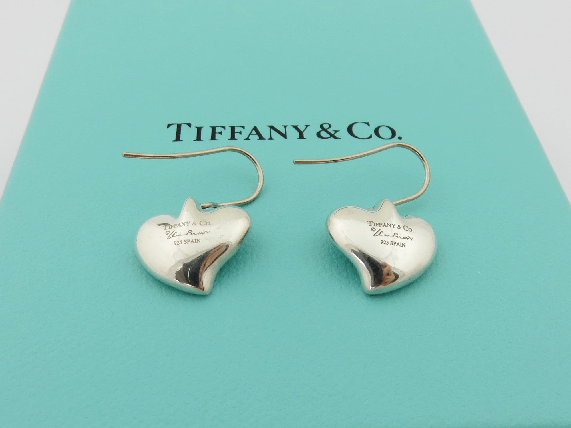 TIFFANY & CO 925 Sterling Silver Carved Heart Dangle Earrings with Box