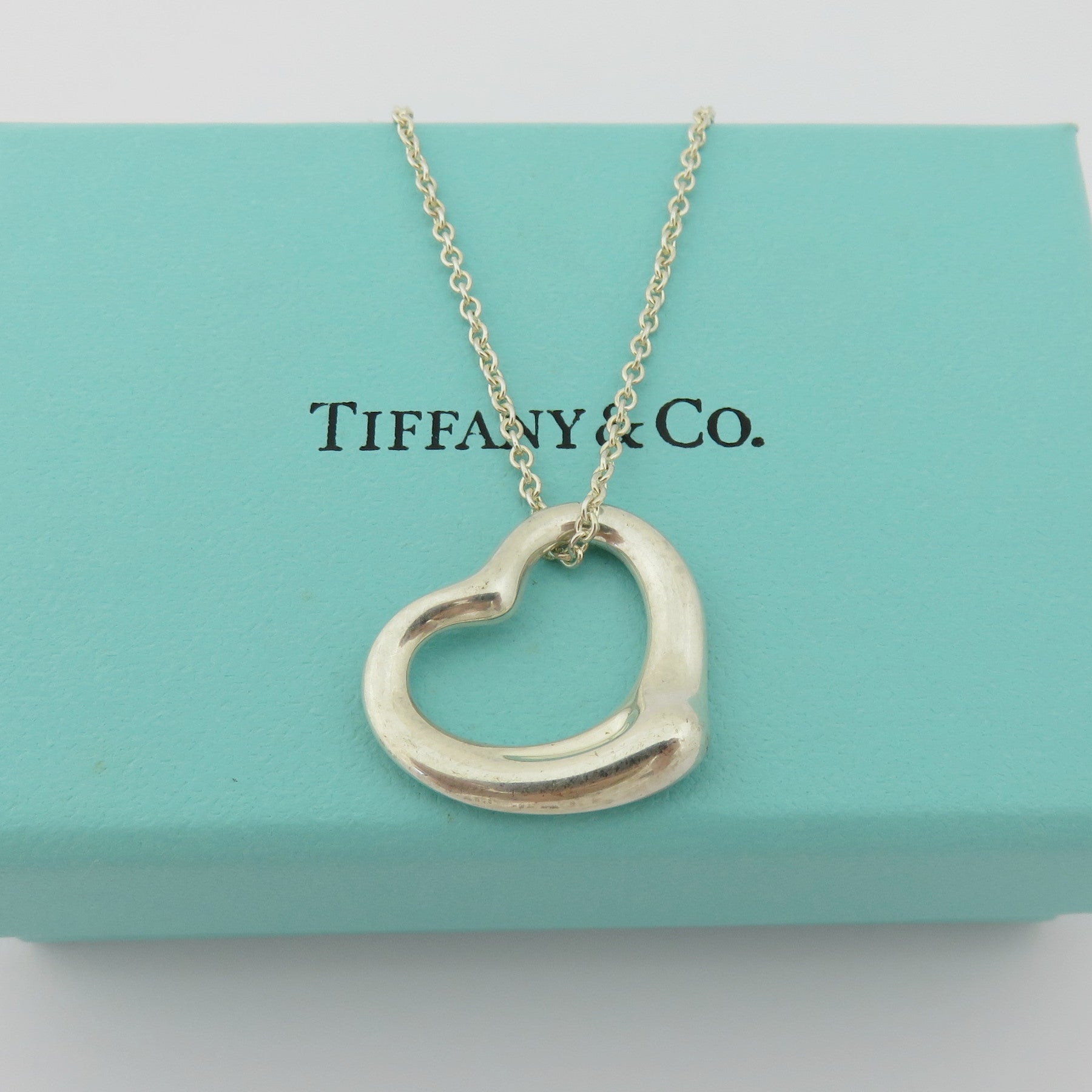 TIFFANY & CO 925 Sterling Silver Medium Open Heart Pendant Necklace