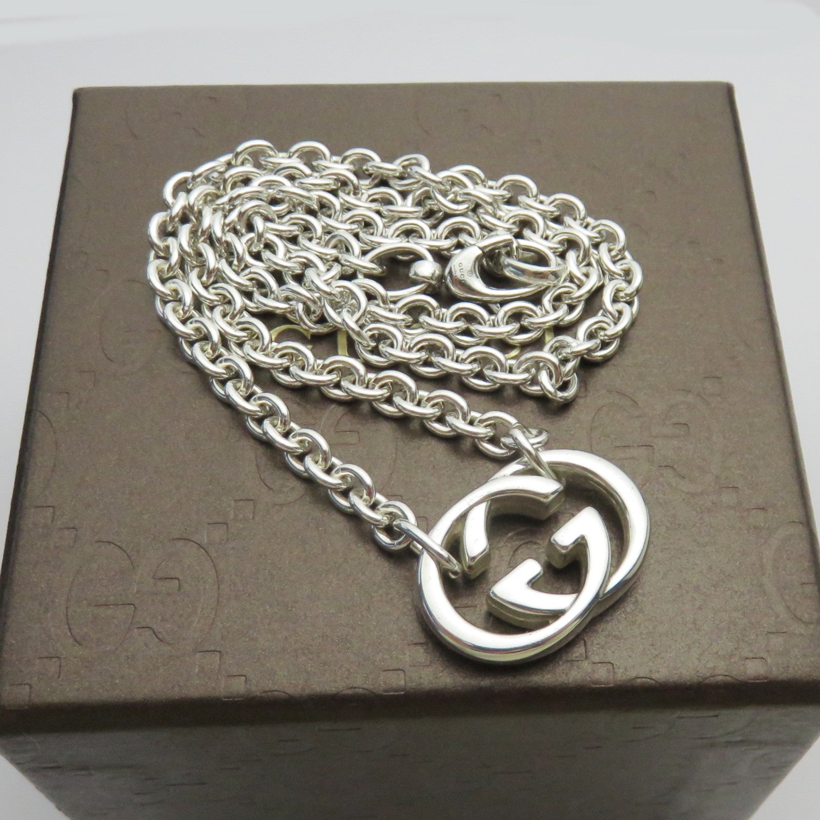 Gucci 925 Sterling Silver Interlocking G Oval Link Unisex Pendant Necklace