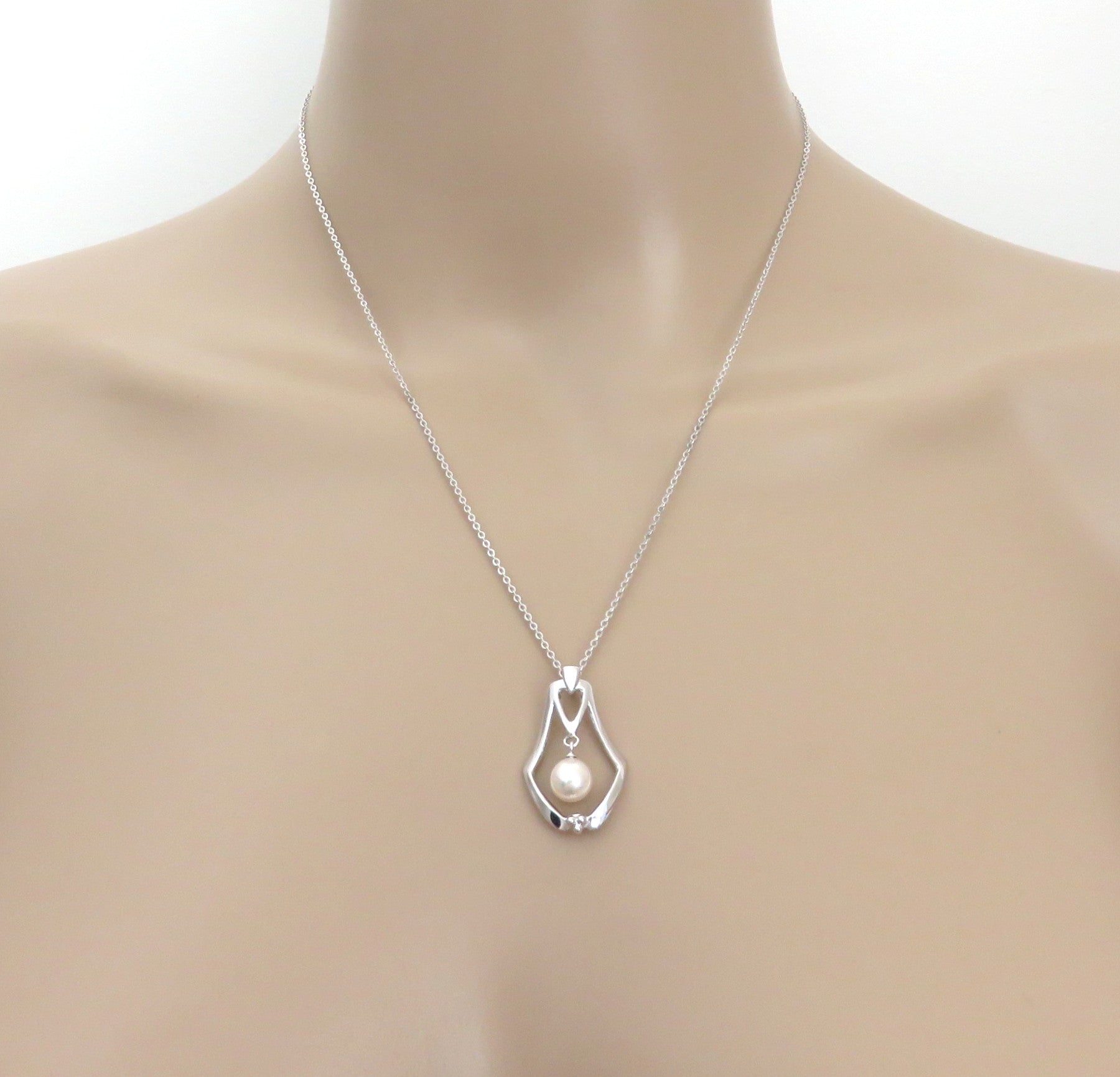Mikimoto 925 Sterling Silver Open Frame Akoya Pearl Pendant Necklace 46cm