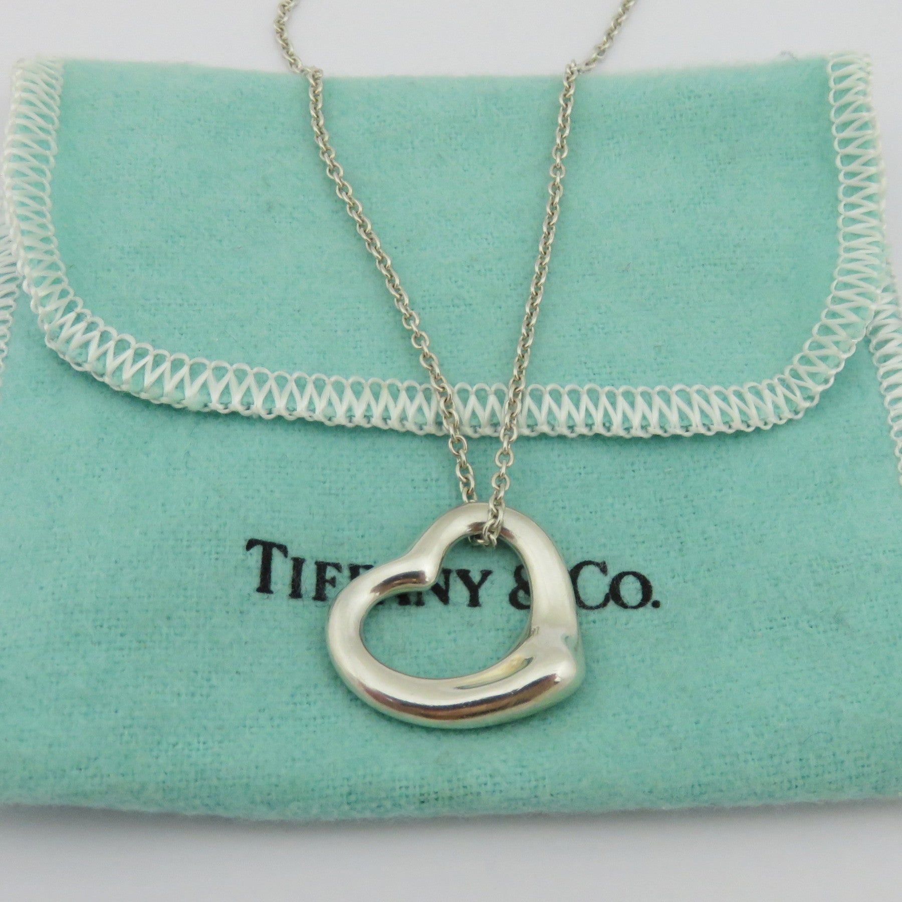 TIFFANY & CO 925 Sterling Silver Medium Open Heart Pendant Necklace with Pouch