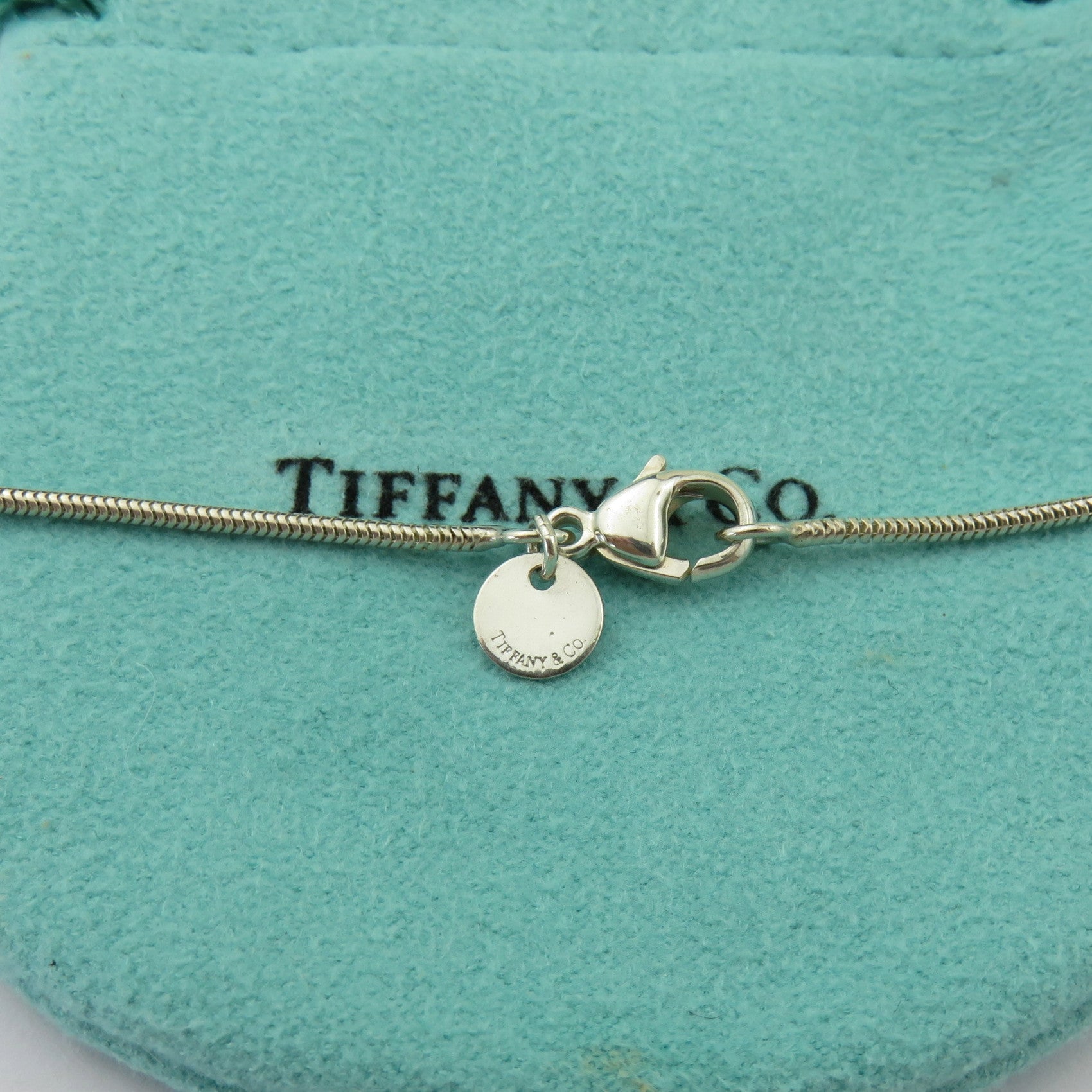 TIFFANY & CO 925 Sterling Silver Letter E Initial Choker Necklace