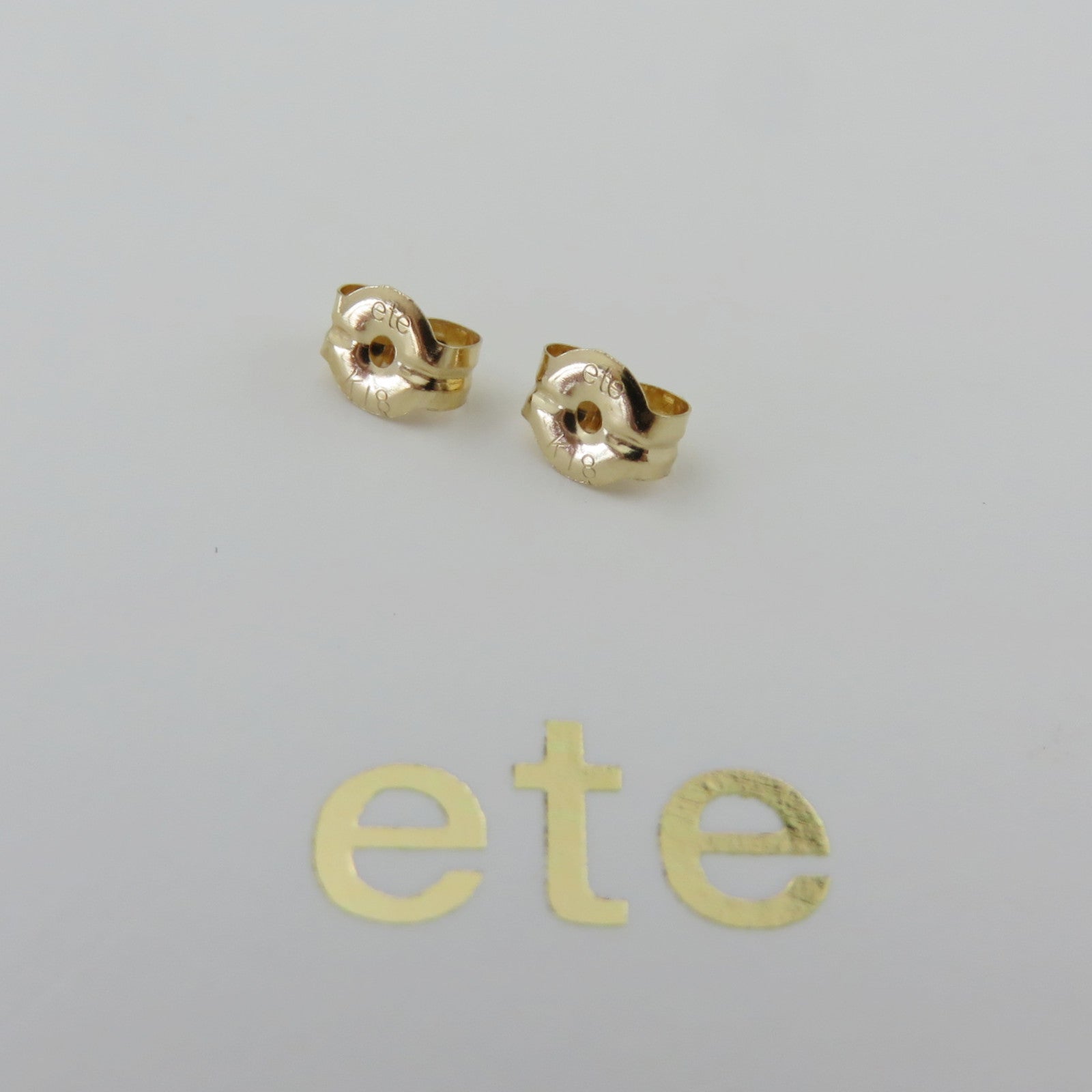 ete K18 Yellow Gold 7.2 mm Japanese Akoya Pearl Stud Earrings with Box