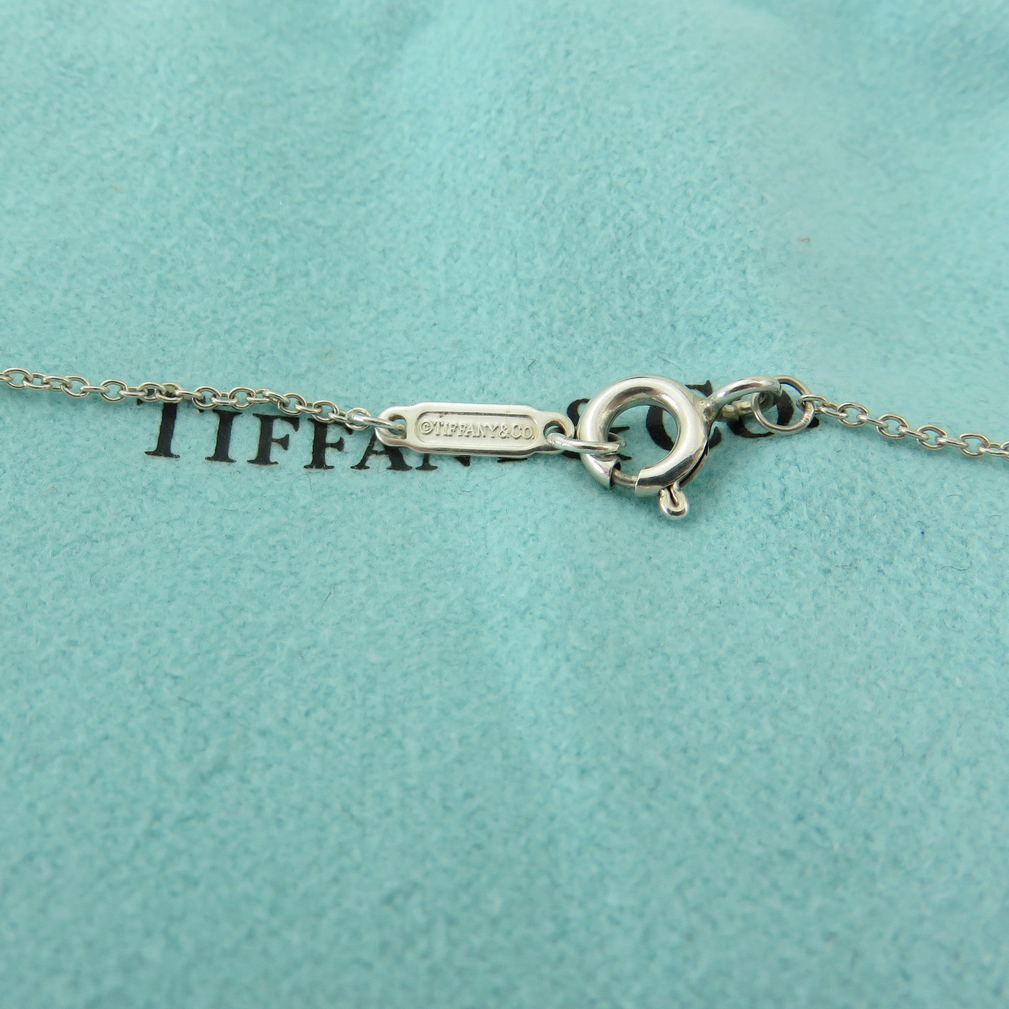 TIFFANY & CO 925 Sterling Silver Return to Tiffany Round Key Pendant Necklace 