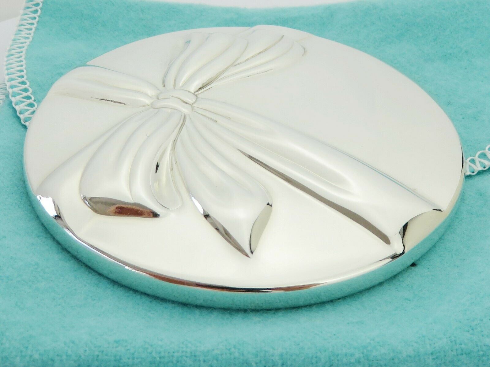 TIFFANY & CO 925 Silver Plate Ribbon Compact Makeup Mirror Very Good Condition