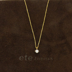 Authentic ETE 18K Yellow Gold 0.06ct Diamond Solitaire Pendant Necklace w/ Pouch