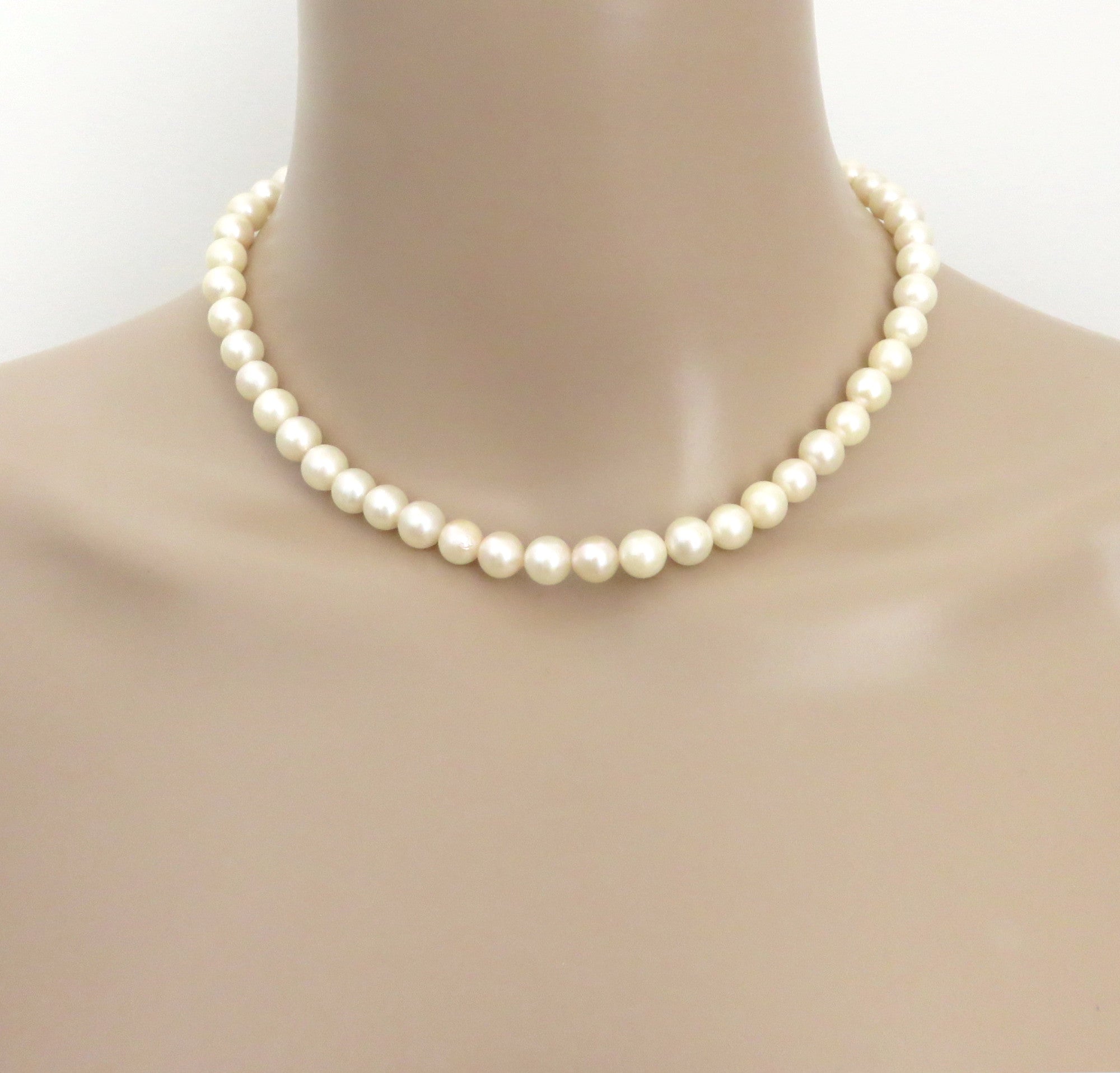 Japanese Vintage Akoya Pearl Strand Necklace 7.5-8mm Silver Clasp 39.5cm