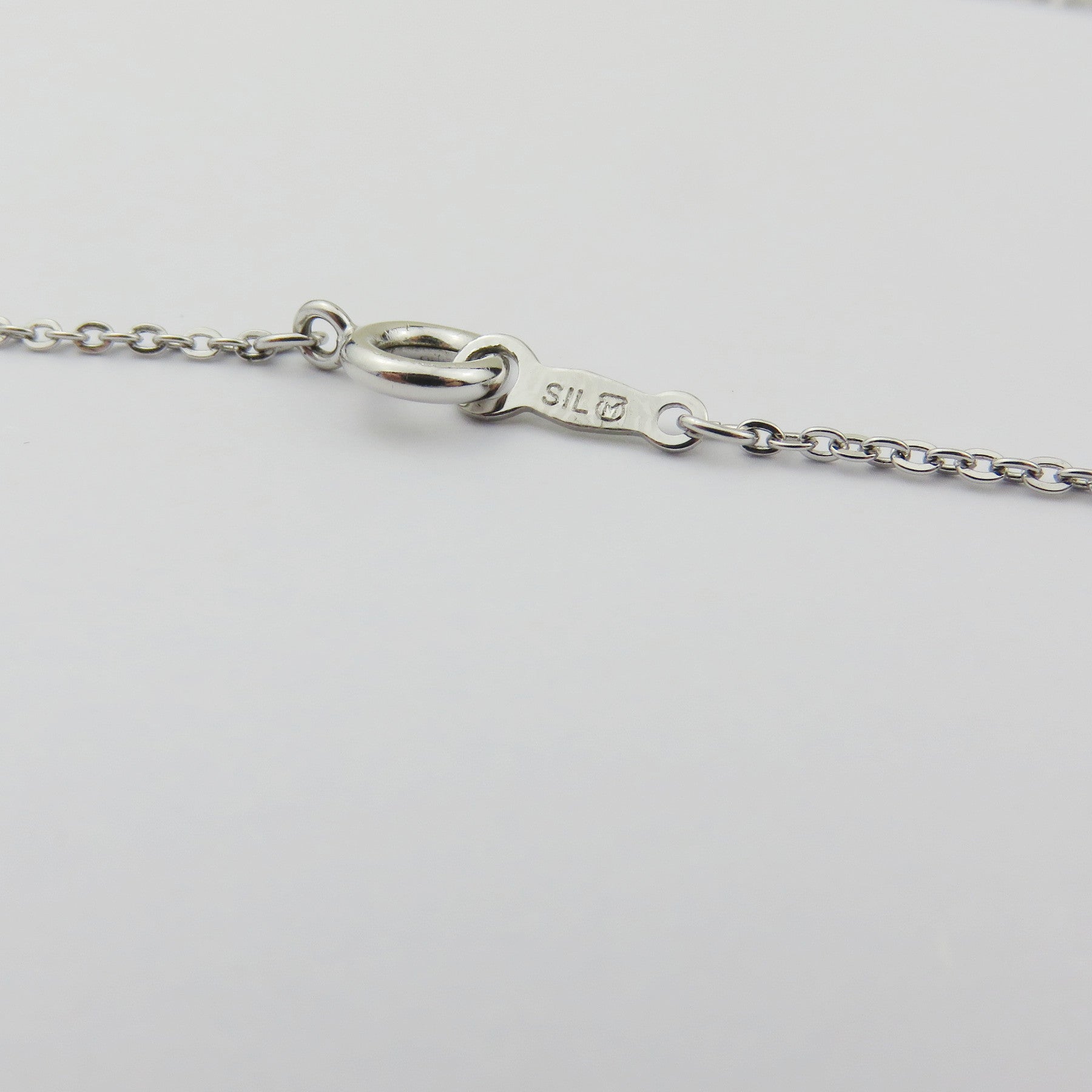 MIKIMOTO 925 Sterling Silver 3 Pearl Cluster Floral Ribbon Pendant Necklace