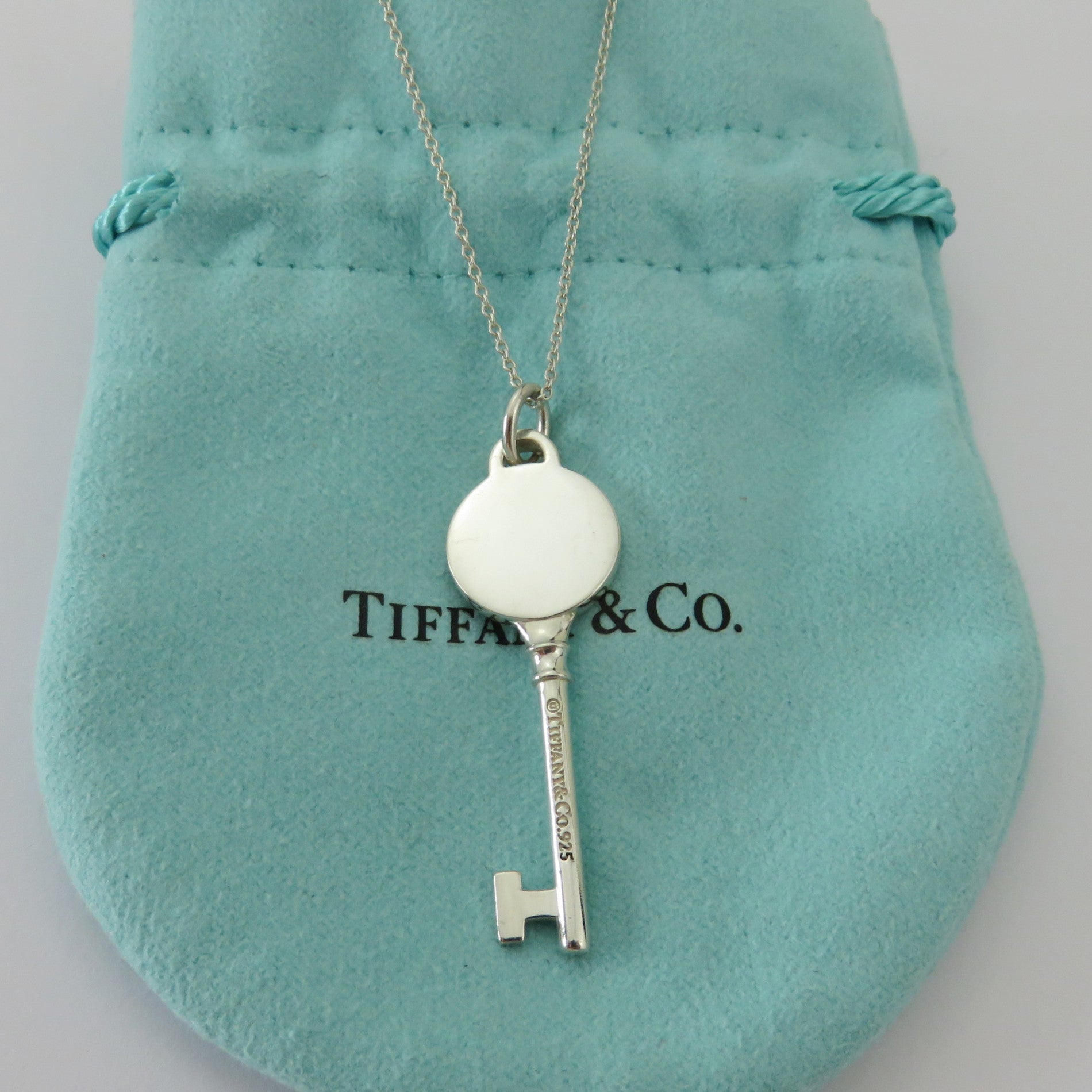 TIFFANY & CO 925 Sterling Silver Return to Tiffany Round Key Pendant Necklace 