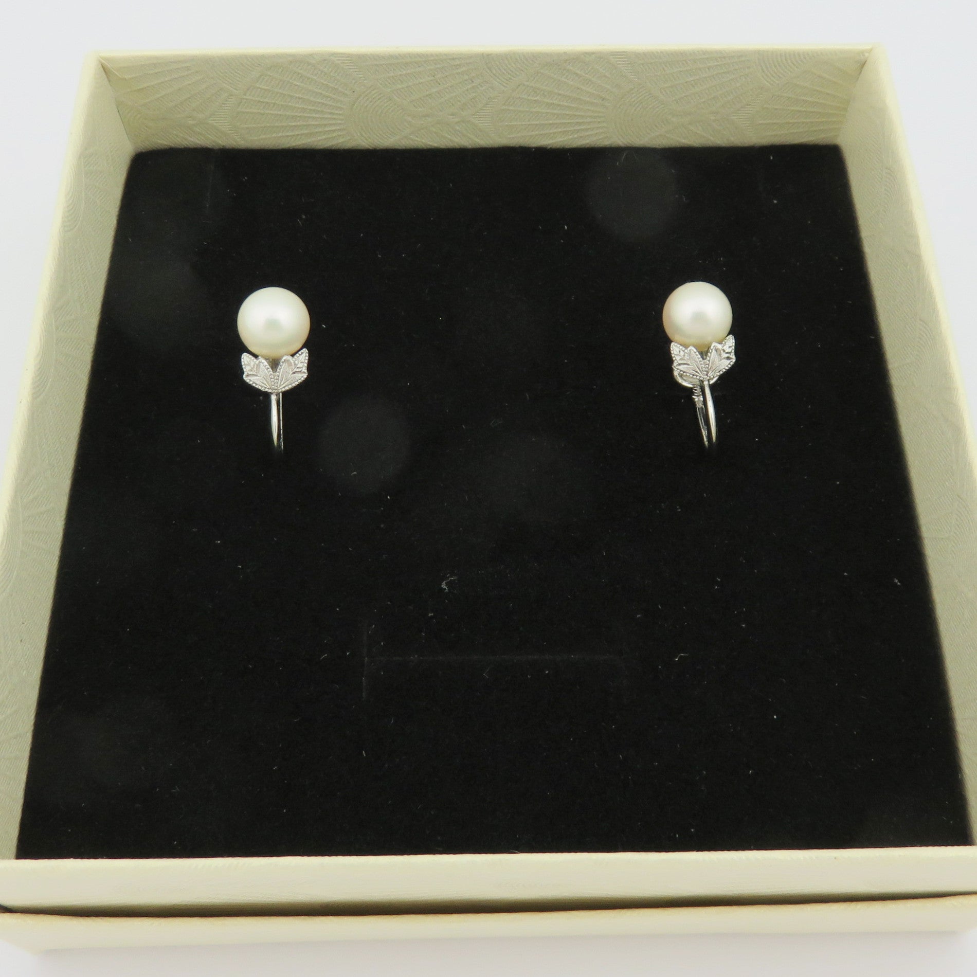 Mikimoto 925 Sterling Silver Leaf Akoya Pearl Screw On Earrings