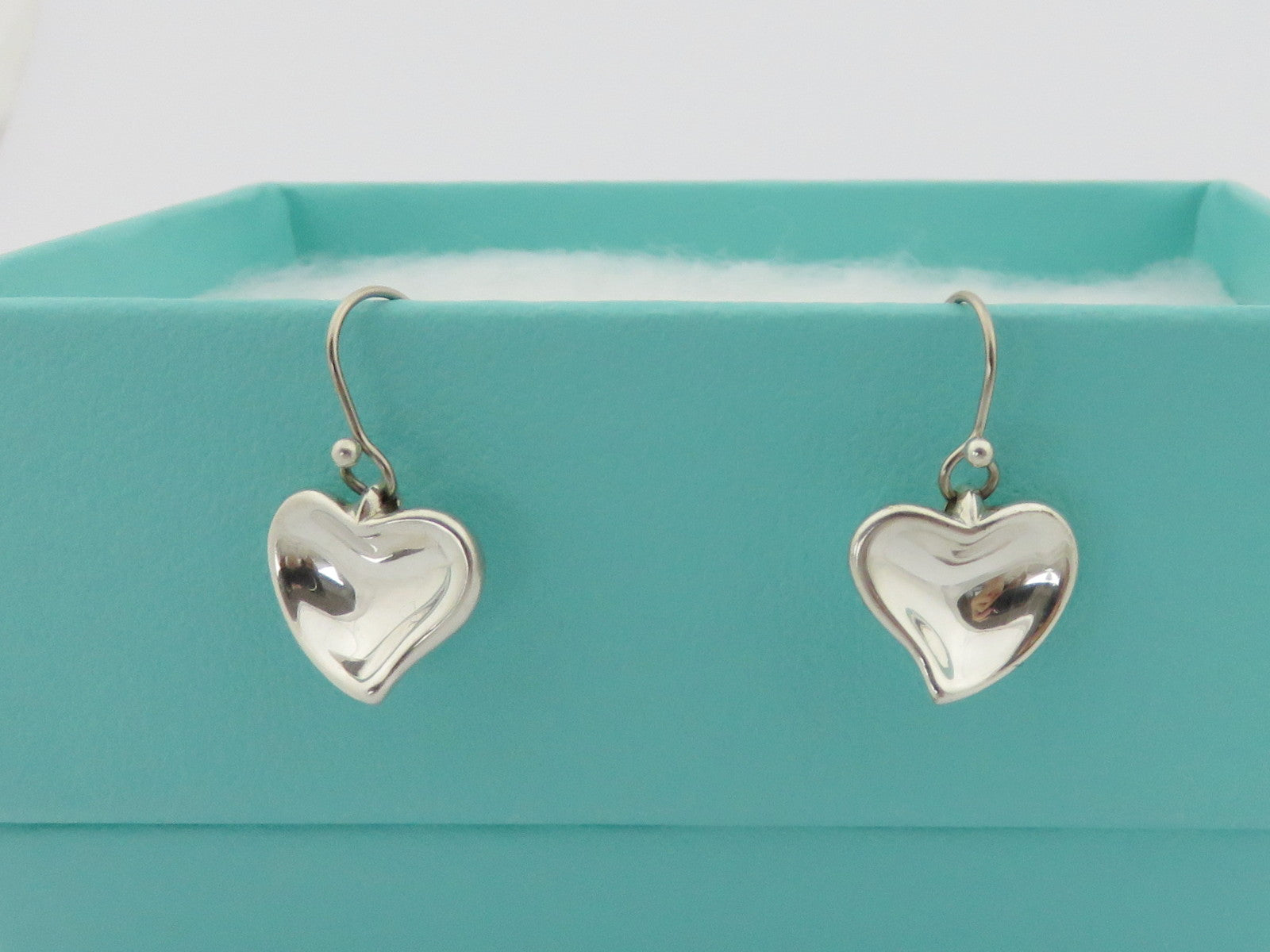TIFFANY & CO 925 Sterling Silver Carved Heart Dangle Earrings with Box