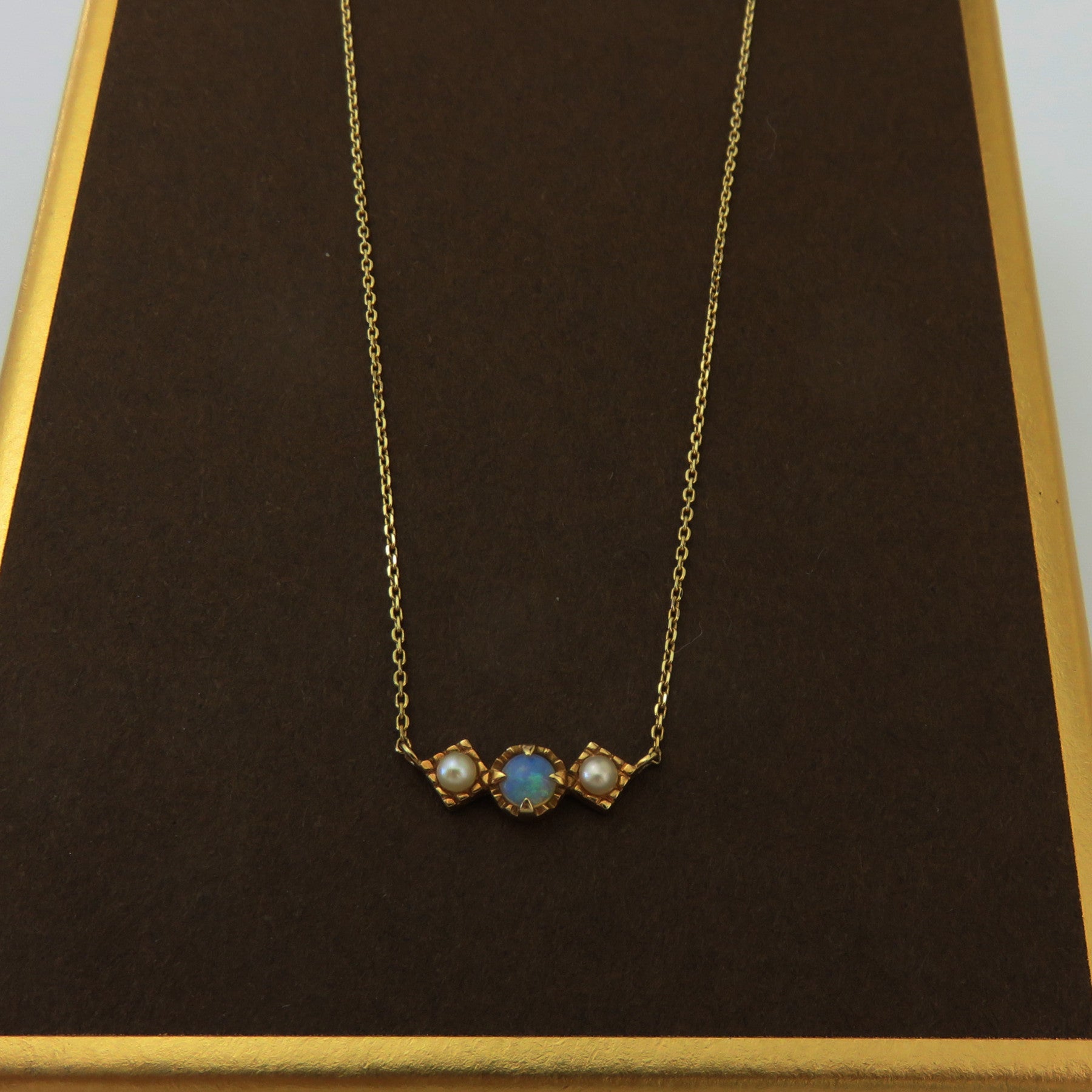 ete Japan 10K Yellow Gold Opal Pearl Necklace 10Kt YG Fine Jewelry Authentic