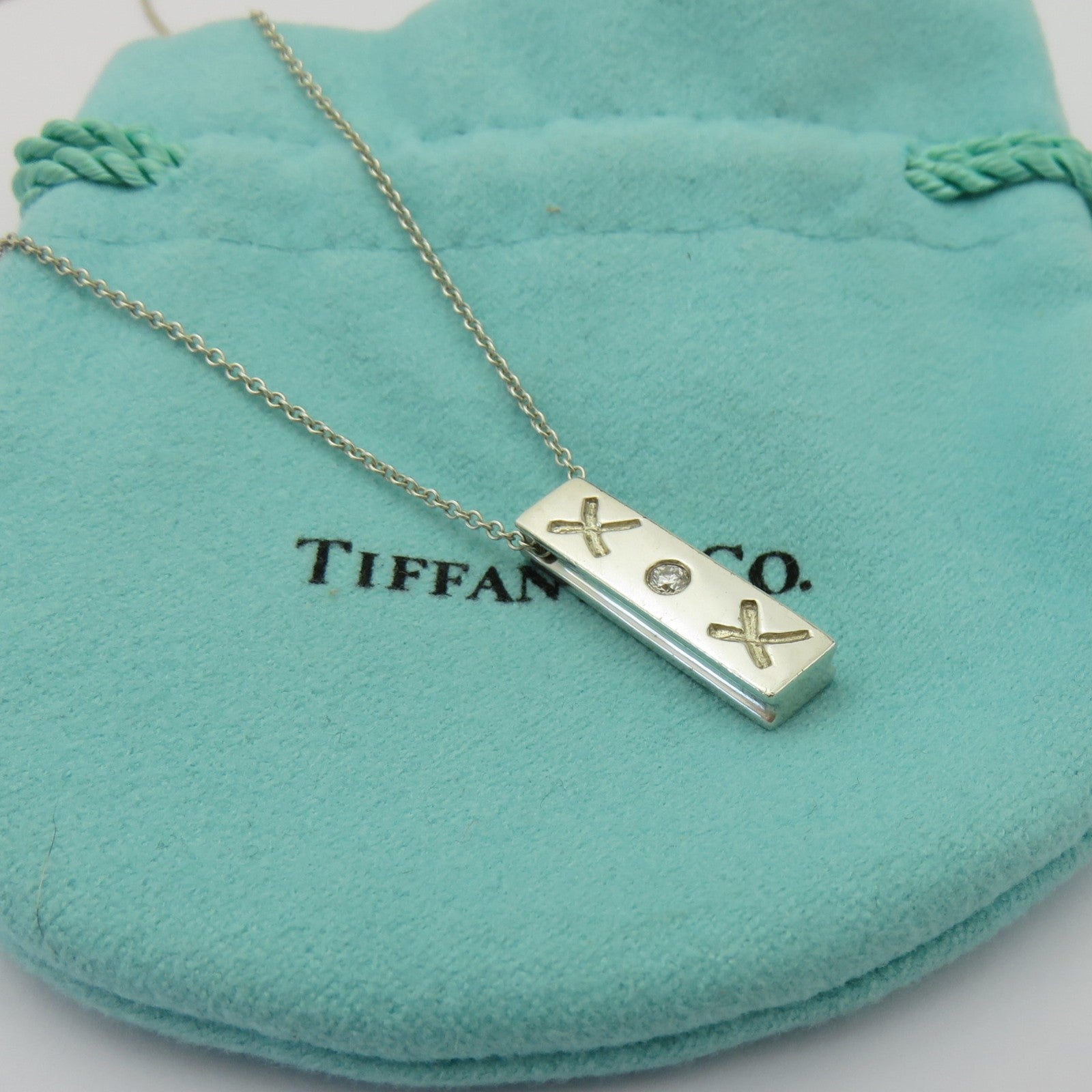 TIFFANY & CO 925 Sterling Silver Diamond Kiss Bar Pendant Necklace with Pouch