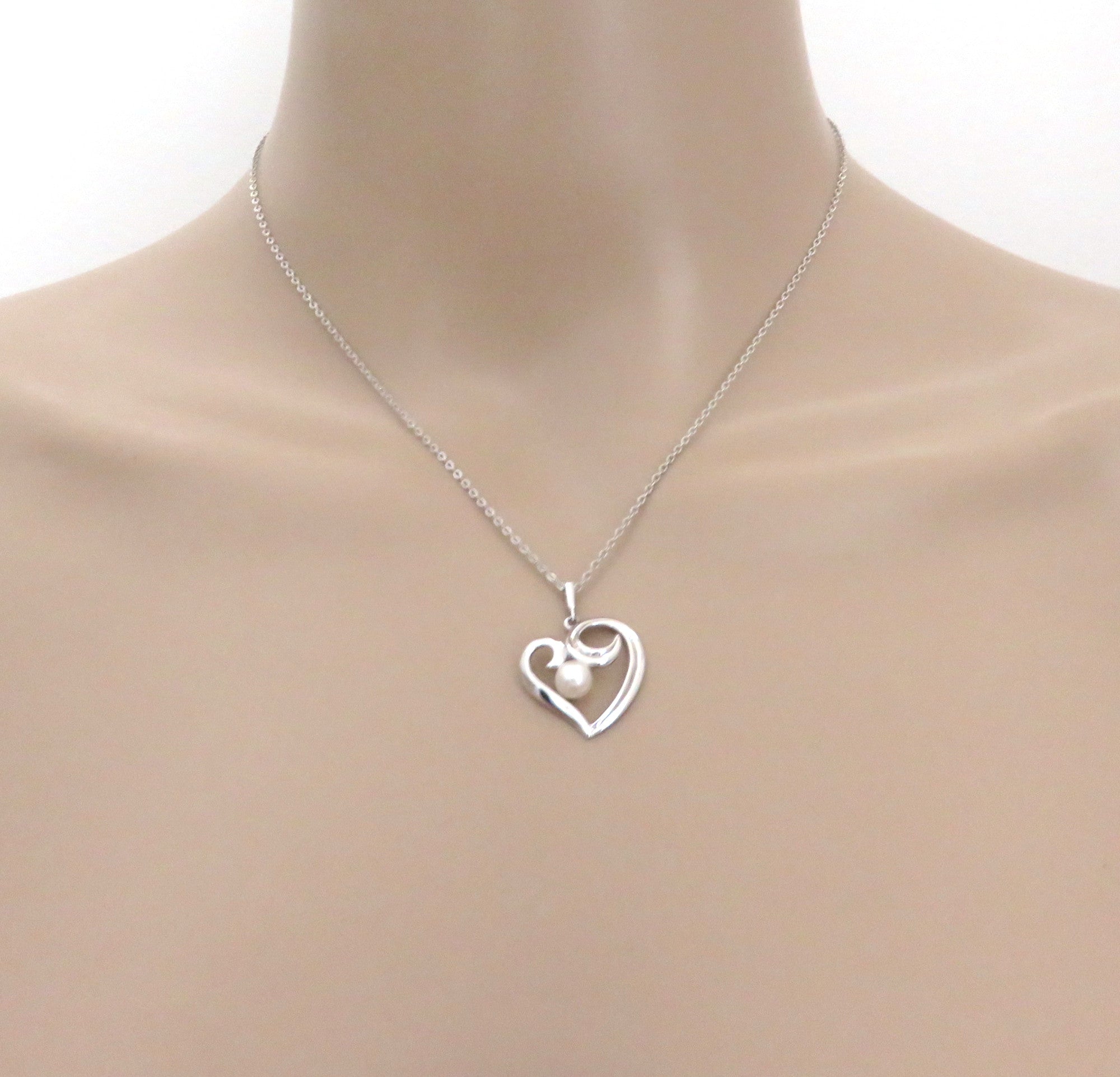 Mikimoto 925 Sterling Silver Open Heart Akoya Pearl Pendant Necklace with Box