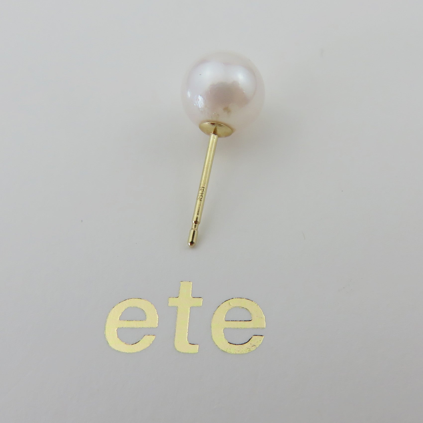 ete K18 Yellow Gold 7.2 mm Japanese Akoya Pearl Stud Earrings with Box