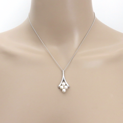 MIKIMOTO 925 Sterling Silver 4 Akoya Pearl Cluster Pendant Necklace 40cm Japan 