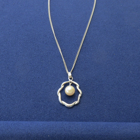 MIKIMOTO 925 Sterling Silver Akoya Pearl Wreath Vine Pendant Necklace
