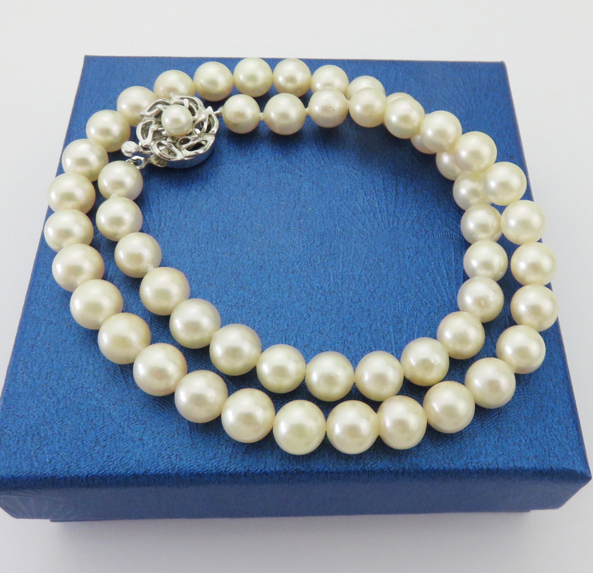 Japanese Vintage Akoya Pearl Strand Necklace 7.5-8mm Silver Clasp 42cm