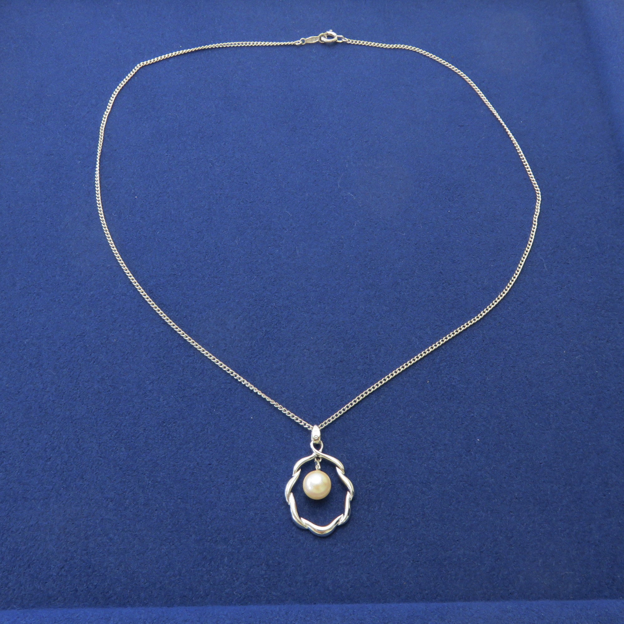 MIKIMOTO 925 Sterling Silver Akoya Pearl Wreath Vine Pendant Necklace
