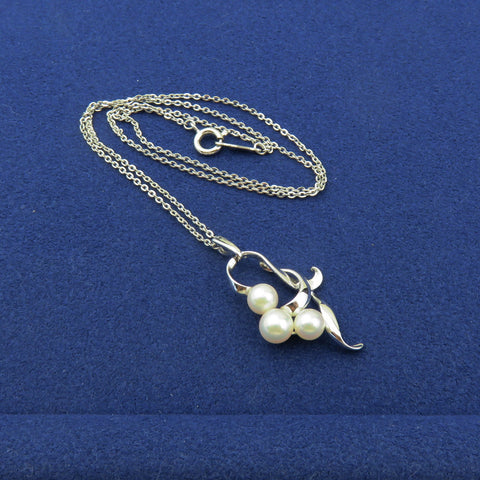 MIKIMOTO 925 Sterling Silver 3 Pearl Cluster Floral Ribbon Pendant Necklace