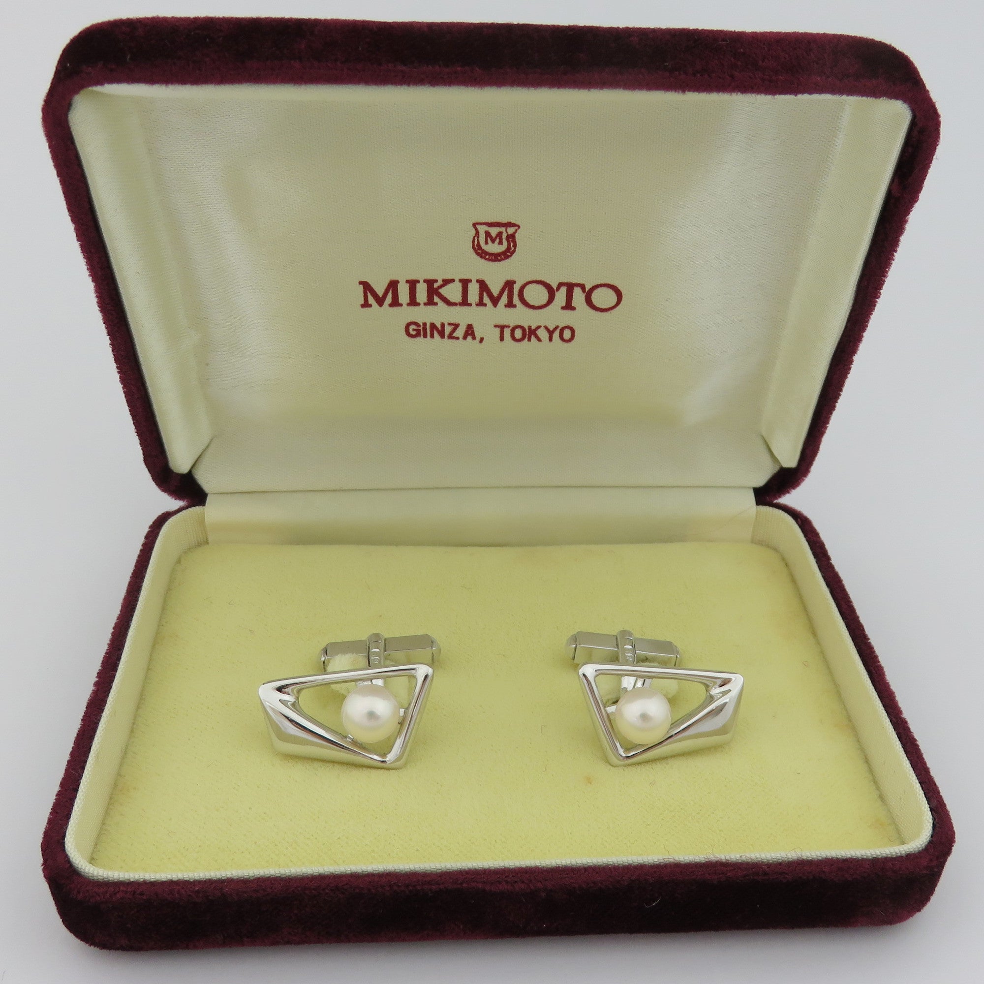 MIKIMOTO 925 Sterling Silver Akoya Pearl 8mm Triangle Geometric Cufflinks w/ Box