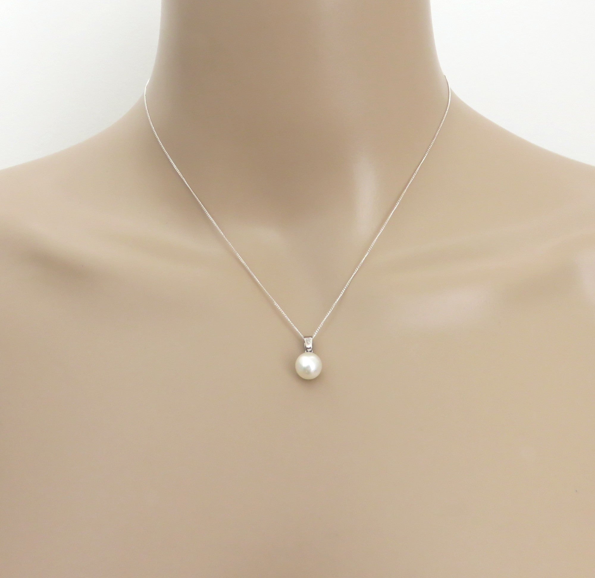 Mikimoto K18 White Gold 7.7mm Akoya Pearl Solitaire Pendant Charm