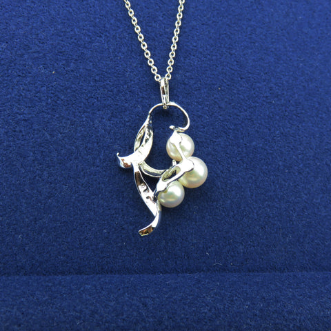 MIKIMOTO 925 Sterling Silver 3 Pearl Cluster Floral Ribbon Pendant Necklace