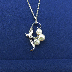 MIKIMOTO 925 Sterling Silver 3 Pearl Cluster Floral Ribbon Pendant Necklace