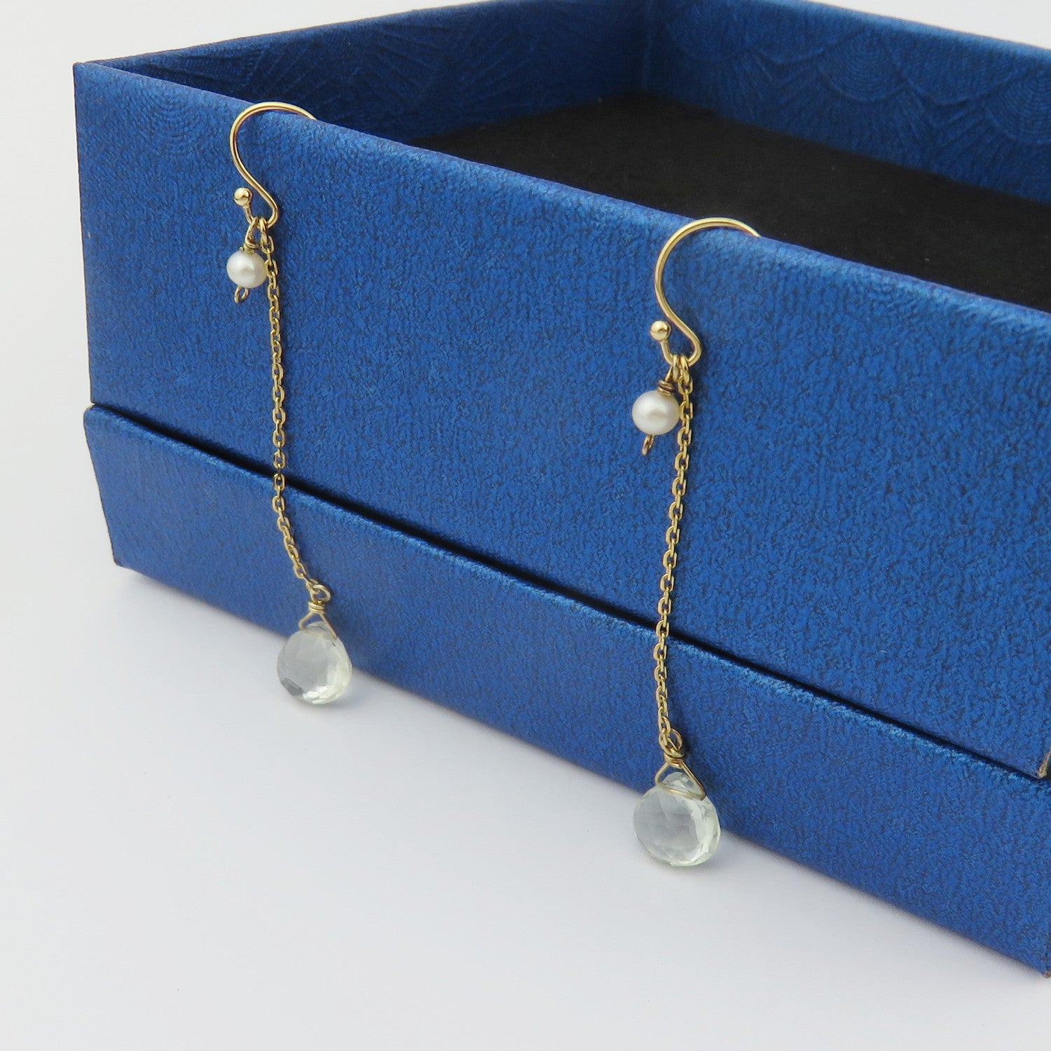ete Japan K18 Yellow Gold Hook Pearl Clear Quartz Drop Dangle Chain Earrings