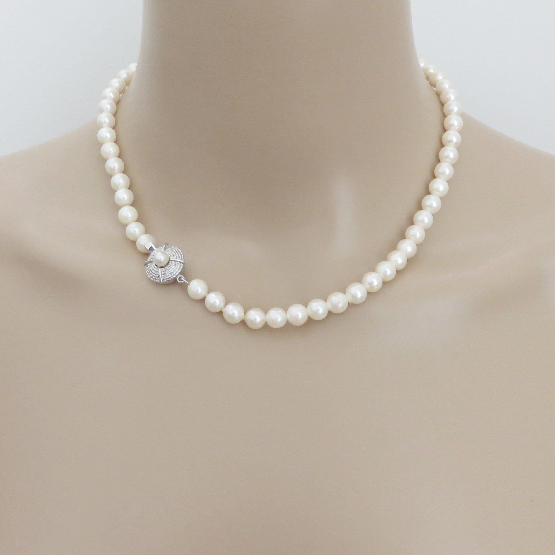 Japanese Vintage Akoya Pearl Strand Necklace 6.6-7mm Silver Clasp 42cm