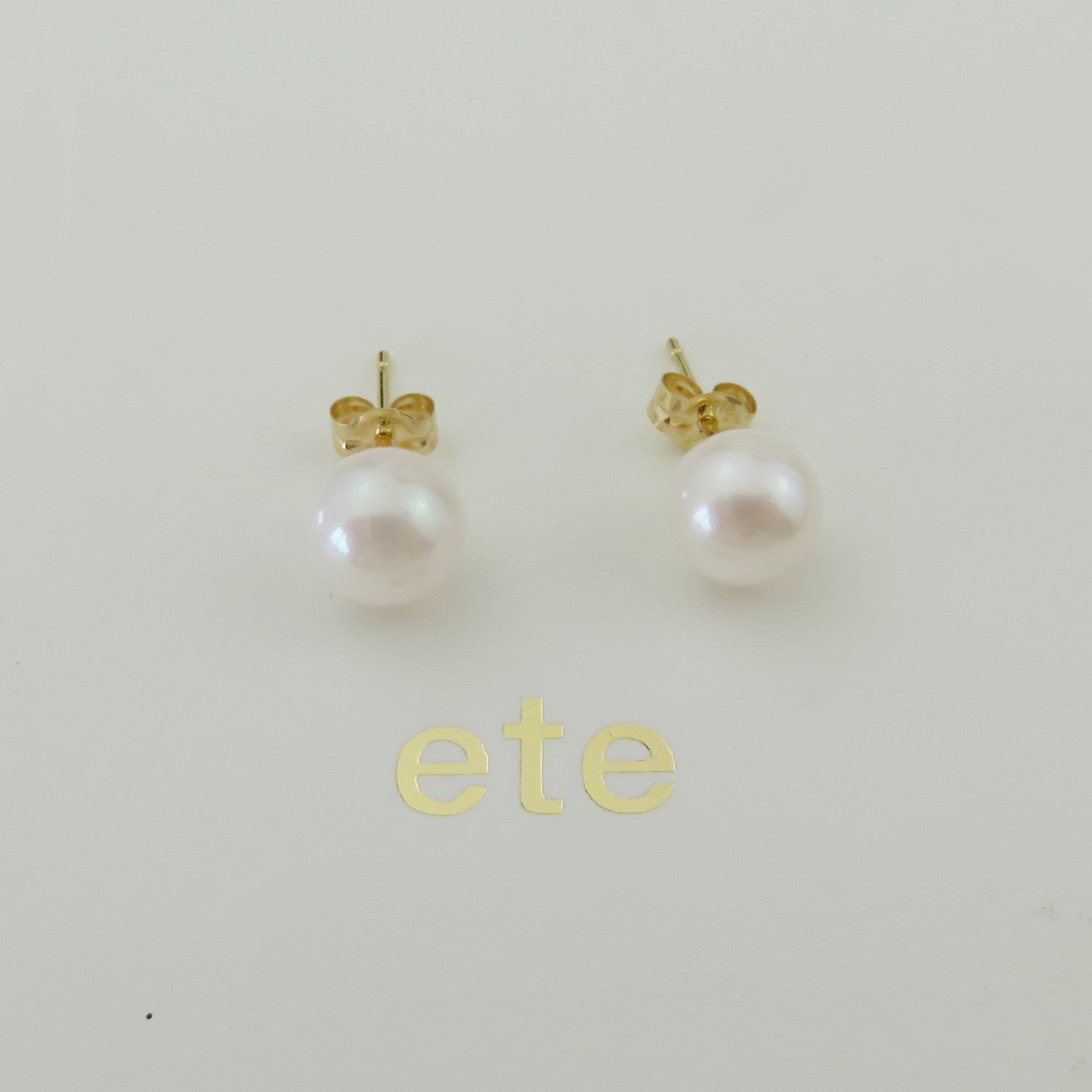 ete K18 Yellow Gold 7.2 mm Japanese Akoya Pearl Stud Earrings with Box