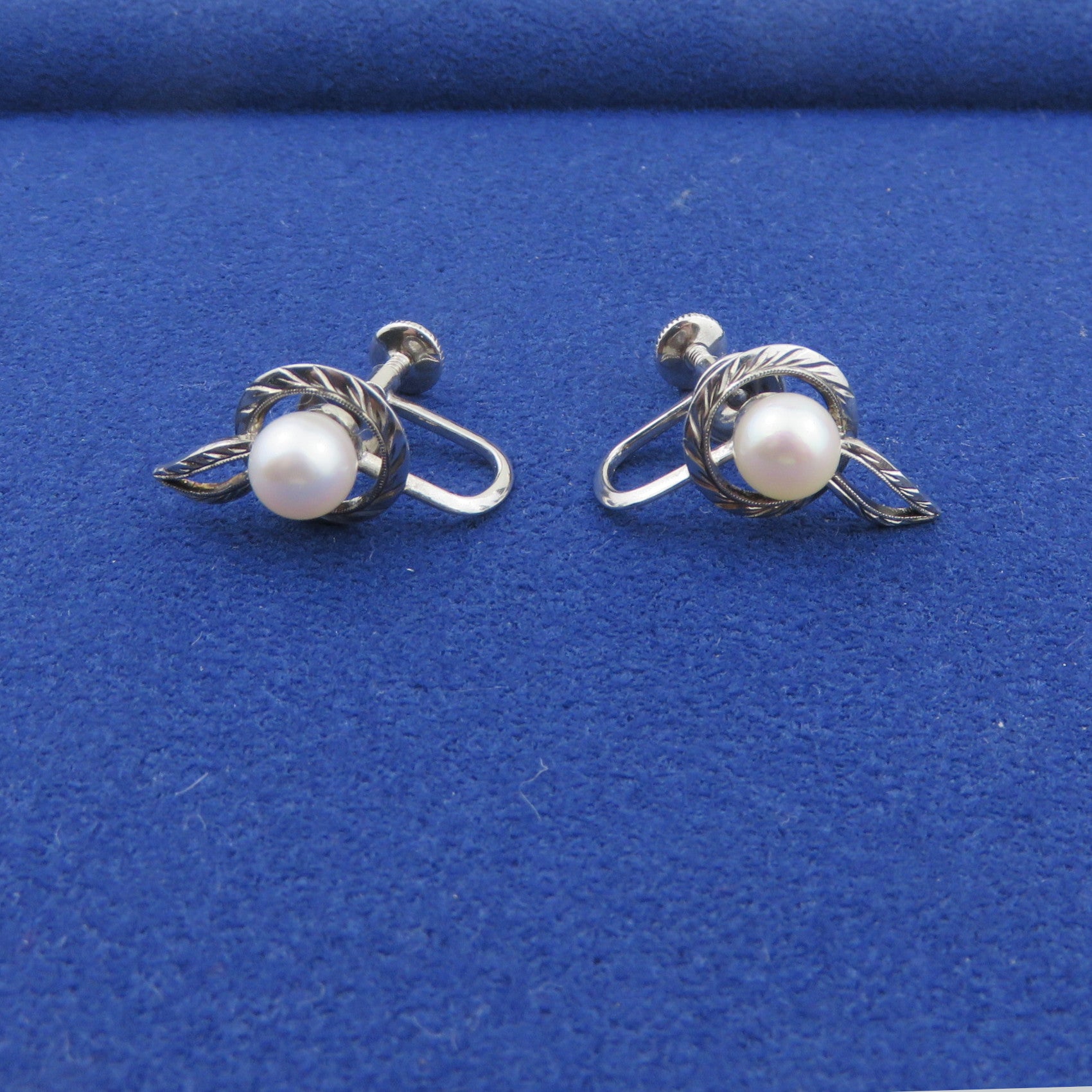 Mikimoto 925 Sterling Silver Leaf Akoya Pearl Screw On Earrings